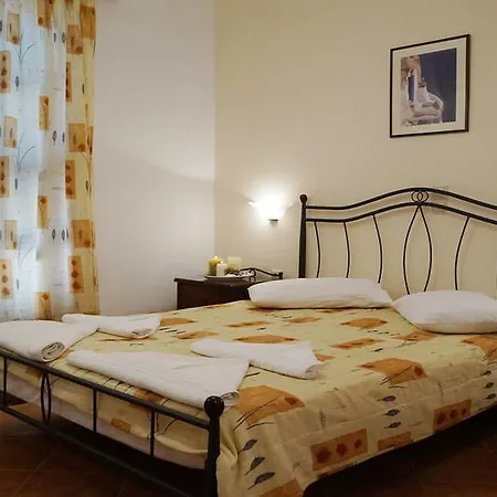 Ioanna Apart Otel 2*