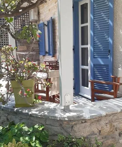 Lägenhetshotell Ioanna 4*