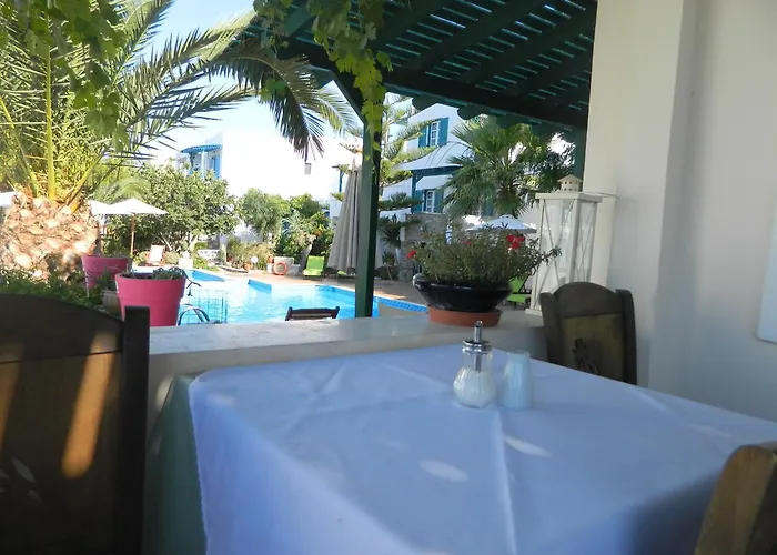 Lägenhetshotell Ioanna 4*