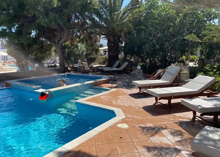 Lägenhetshotell Ioanna 4*