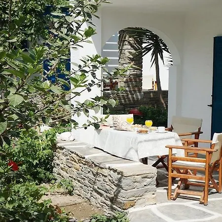 Ξενοδοχείο με διαμερίσματα ιωάννα 4*