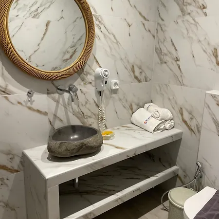 Ioanna Aparthotel 2*